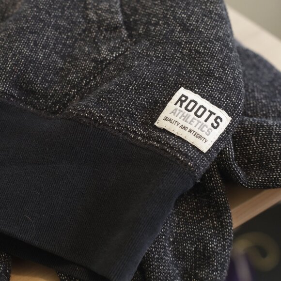 Roots Canada Black Hoodie Hooded Seatshirt Size Medium - Picture 7 of 9